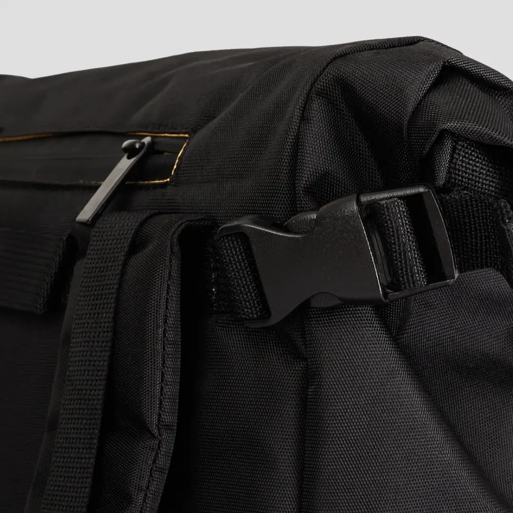 Argo-negra-fondo-gris-020 copia