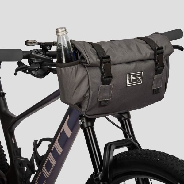 Elka-gris-fondo-gris-003