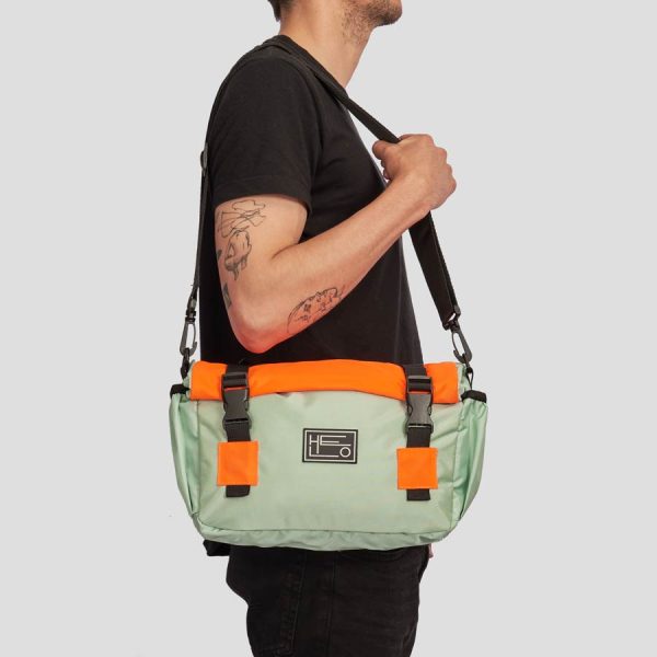 Elka-menta-fondo-gris-005