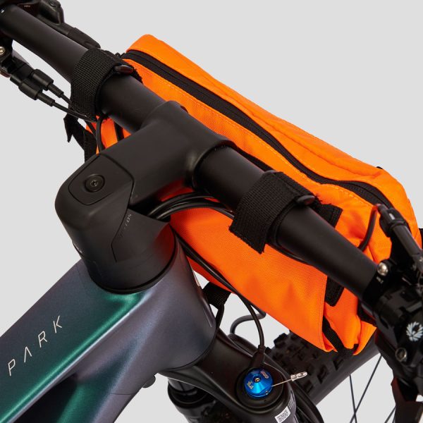 Fatty-naranja-fondo-gris-003